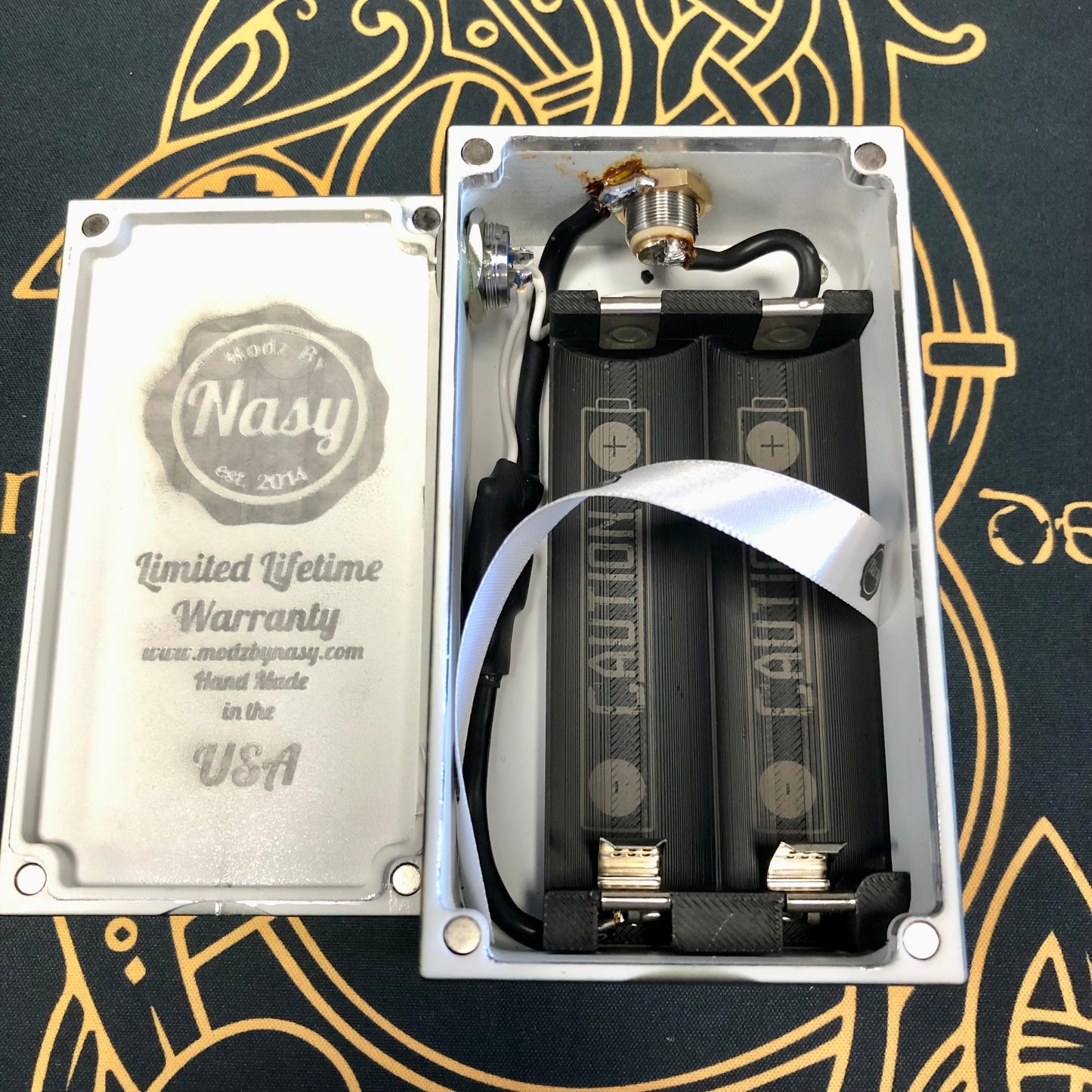 Parallel/Series Mech Box Mod SS Top/Button (Dual 21700) by Nasy Mods - Hobby Delights Parallel/Series Mech Box Mod SS Top/Button (Dual 21700) by Nasy Mods - Hobby Delights