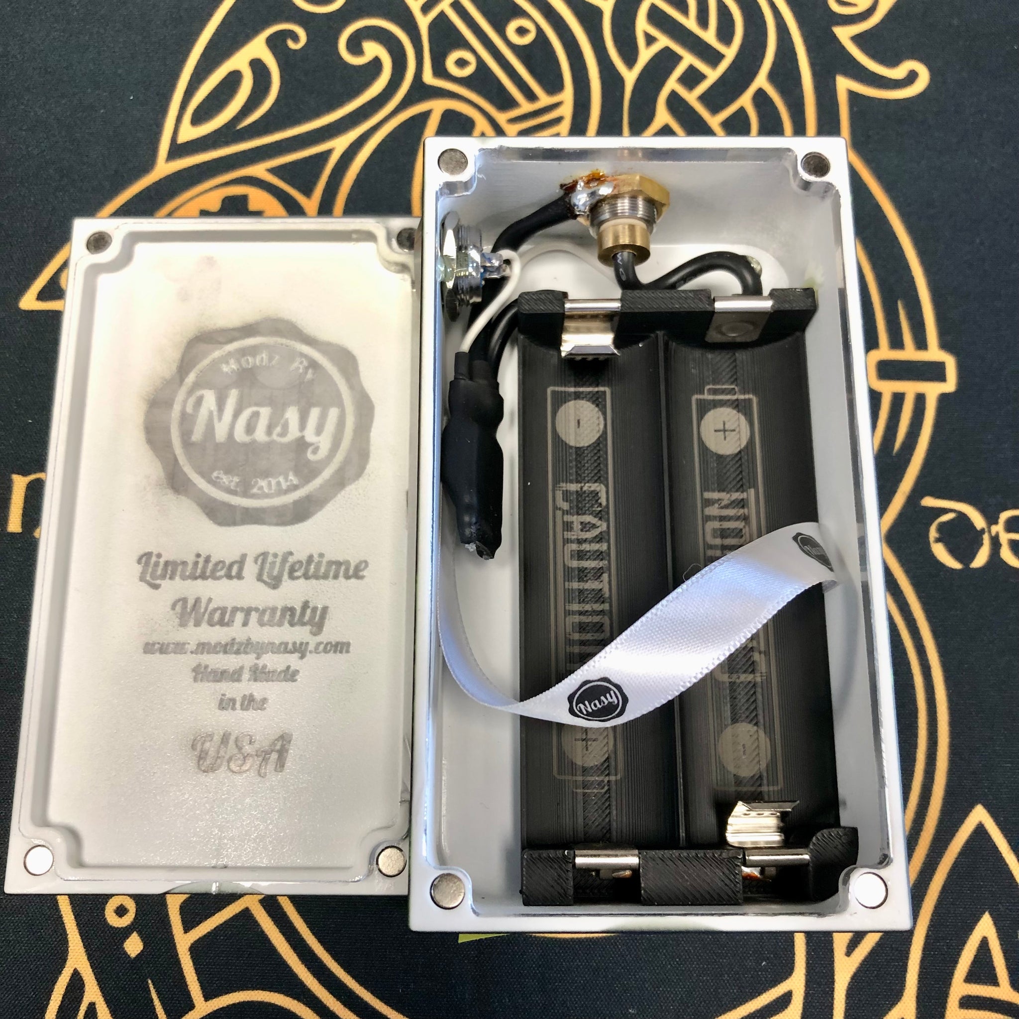 Parallel/Series Mech Box Mod SS Top/Button (Dual 21700) by Nasy Mods - Hobby Delights Parallel/Series Mech Box Mod SS Top/Button (Dual 21700) by Nasy Mods - Hobby Delights